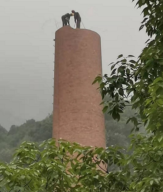 高空拆除公司:技術雄厚,環(huán)保拆除！