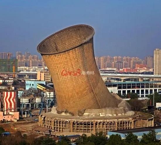 洪江電廠冷卻塔拆除——技術(shù)升級,為安全拆除保駕護(hù)航